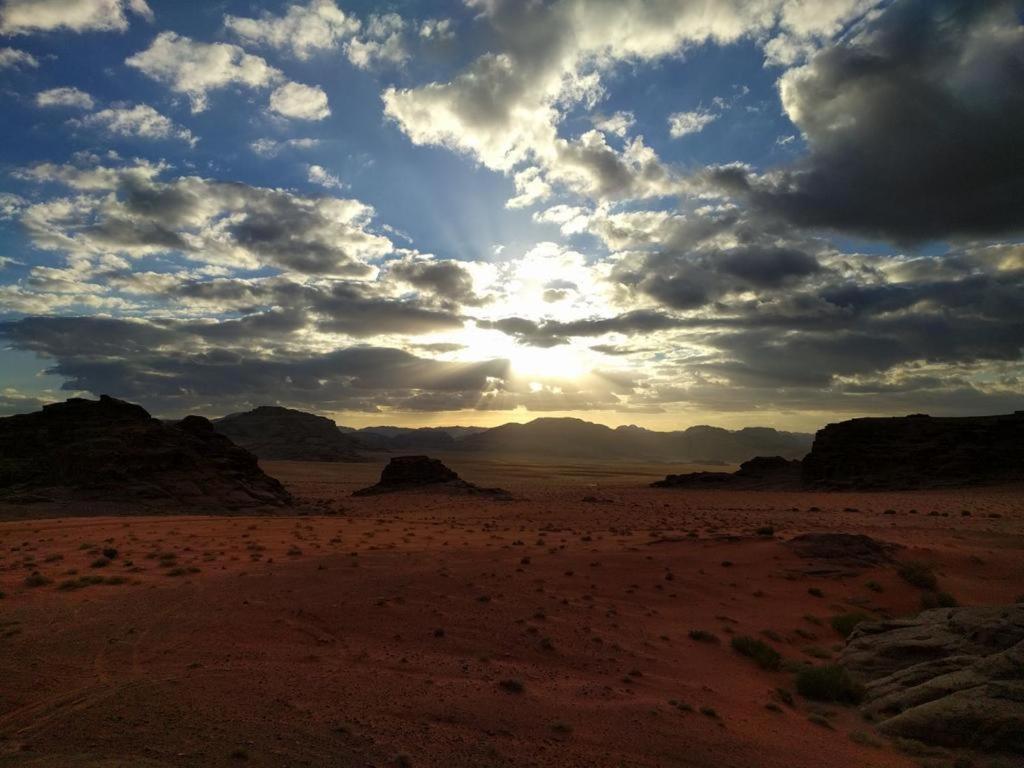 Bubble Tent & Luxury Camp Hotel Wadi Rum Exterior foto
